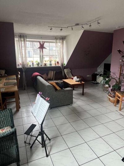 Gemütliche Dachwohnung in guter Lage in Hürth-Fischenisch, 50354 Hürth, Dachgeschosswohnung