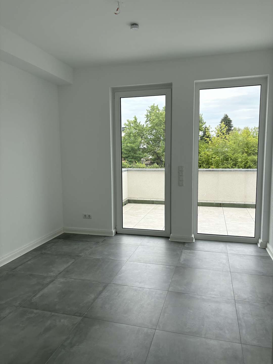 Kinderzimmer mit Terrassenzugang
